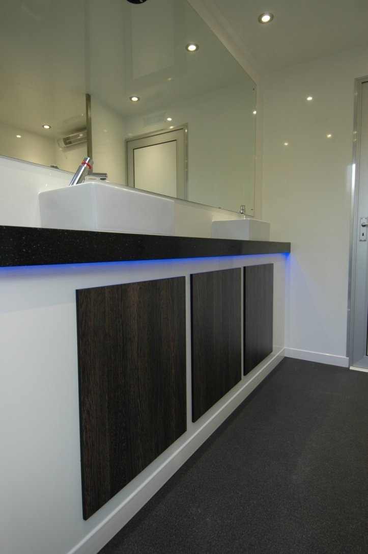 B & W Hire Limited - Photo 3