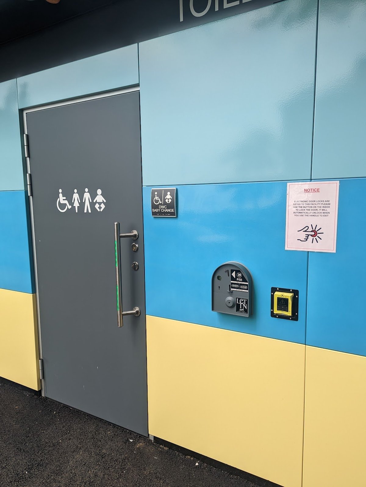 Cliff Lift Public Toilets (payment required) - Photo 4