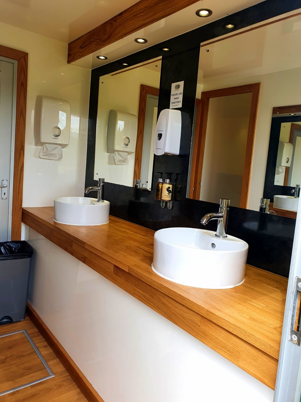 D & P Toilets - Photo 4