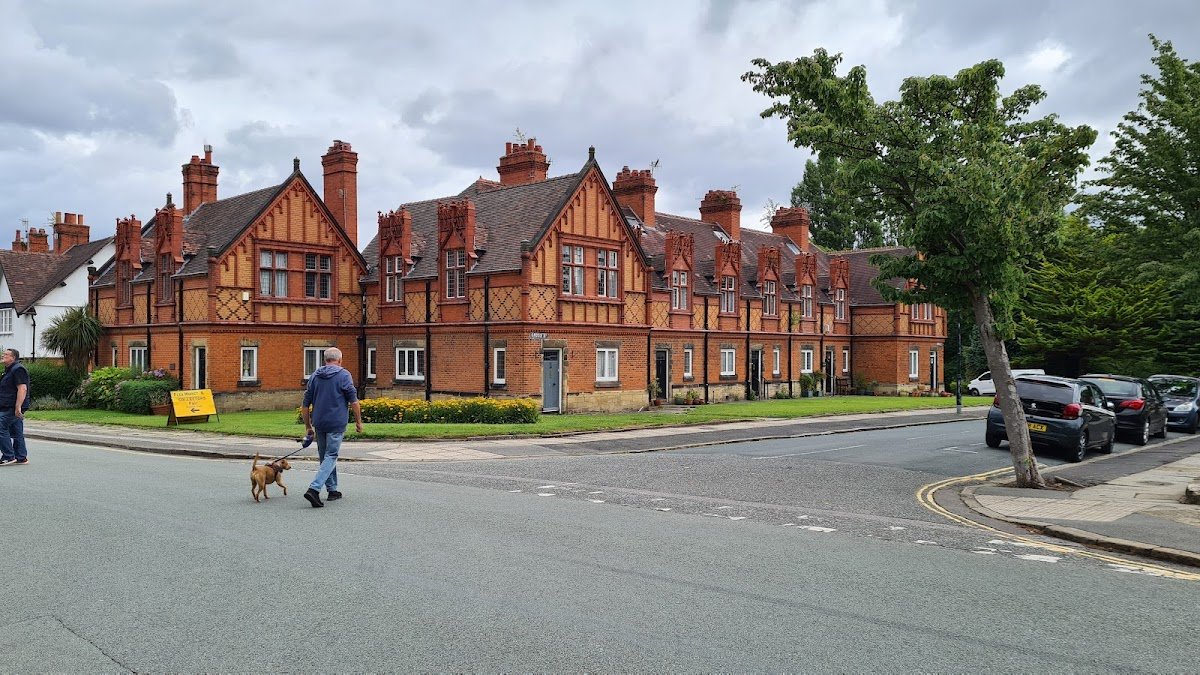 Hulme Hall - Photo 4