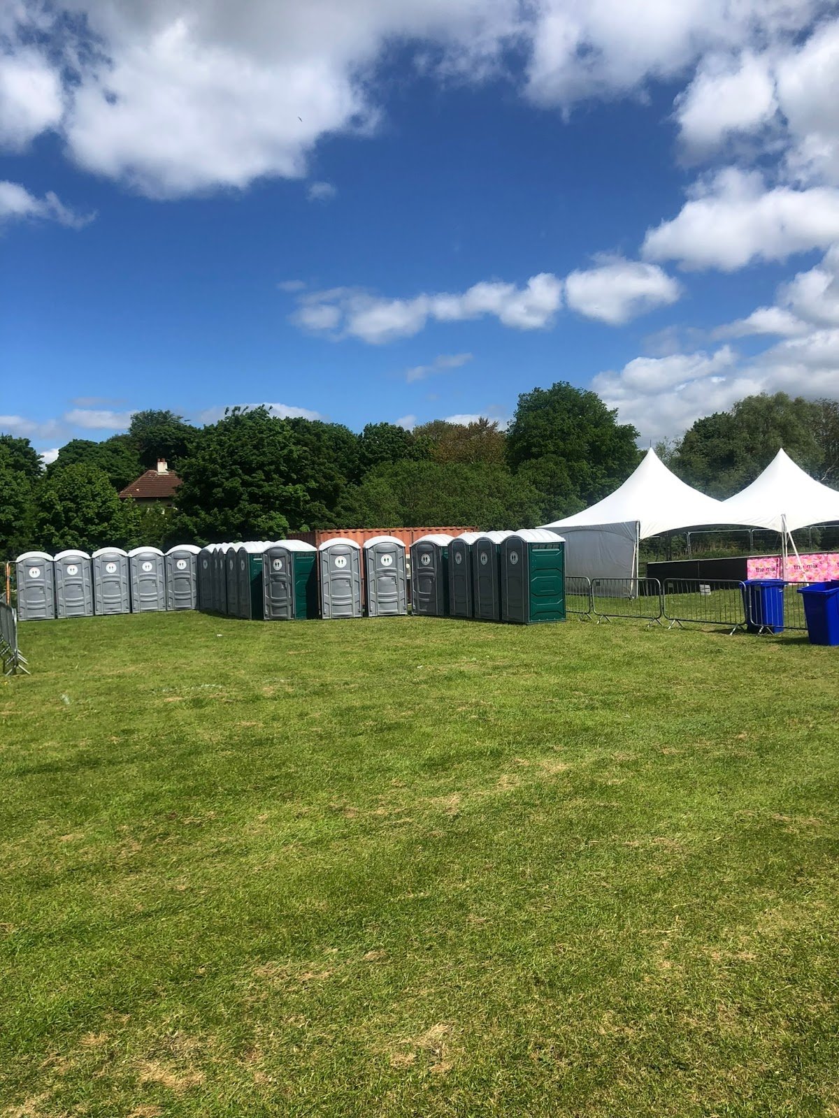 I Pee Loo Hire - Photo 5