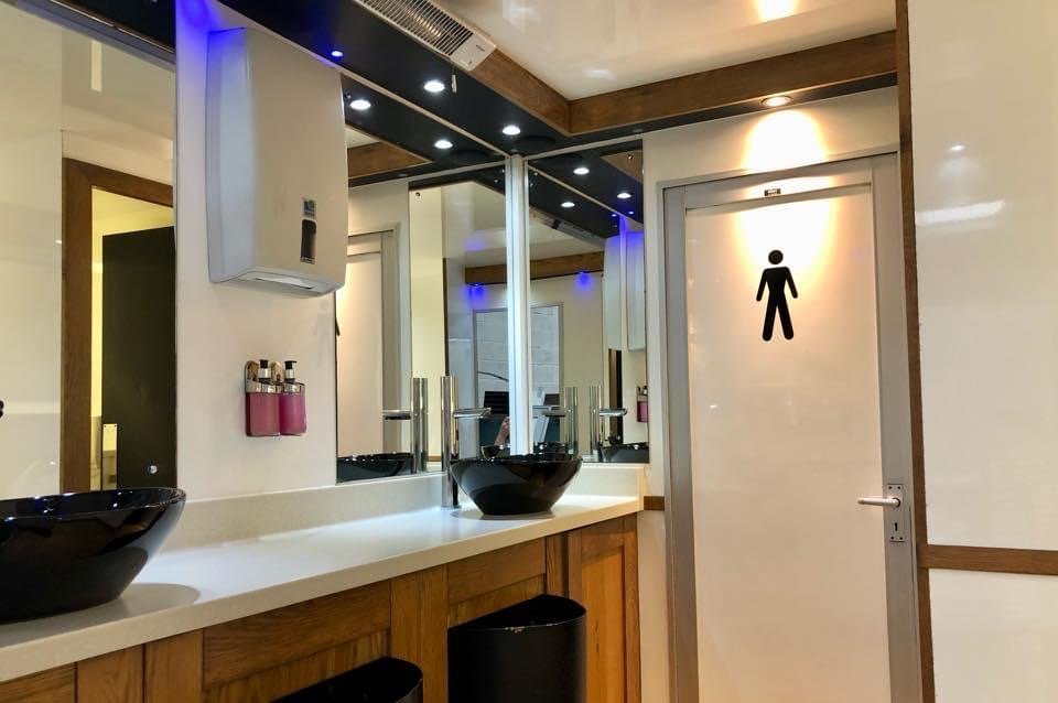 Lakes Luxury Loos - Photo 3