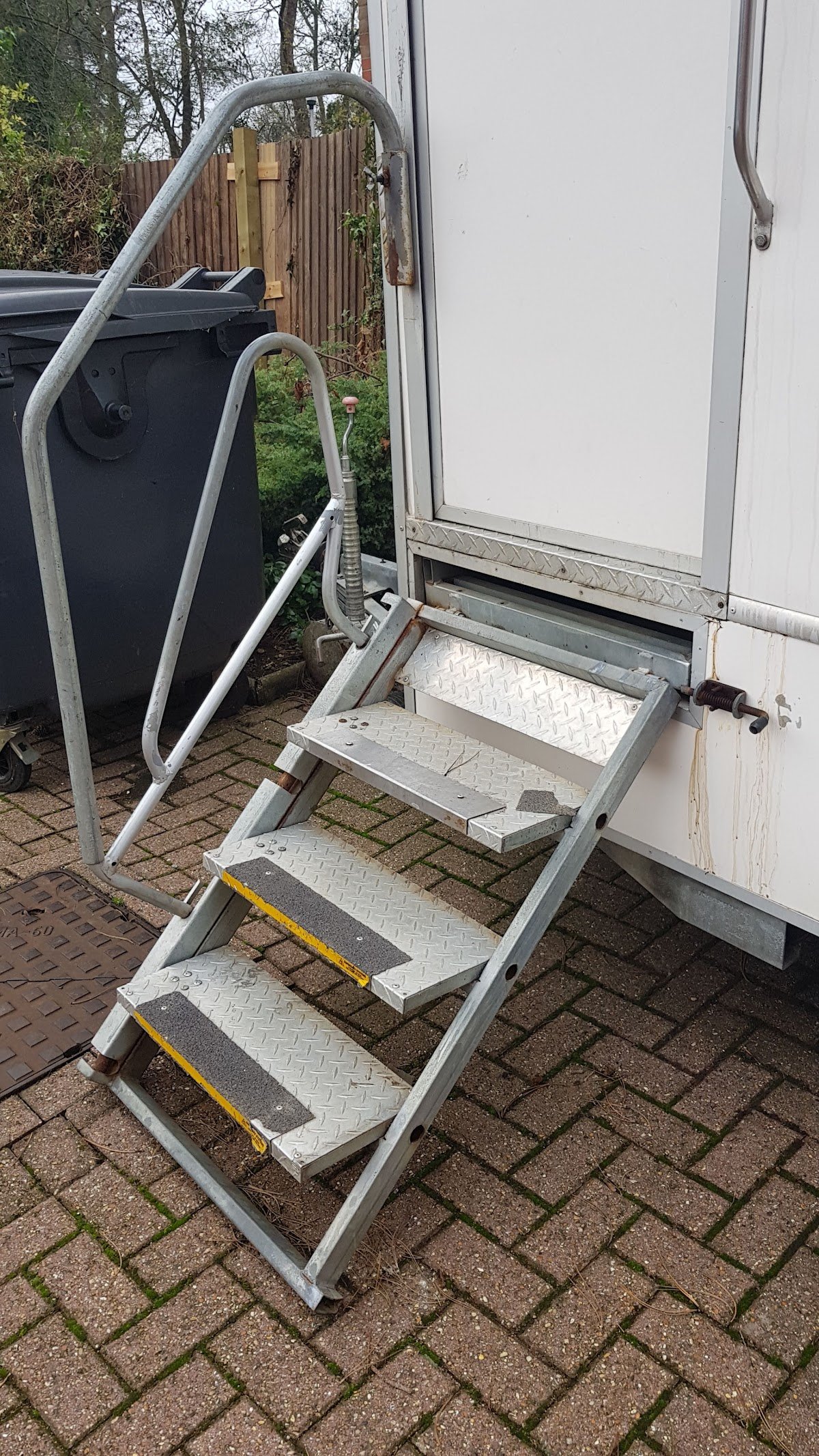 Local Toilet Hire Ltd - Photo 4