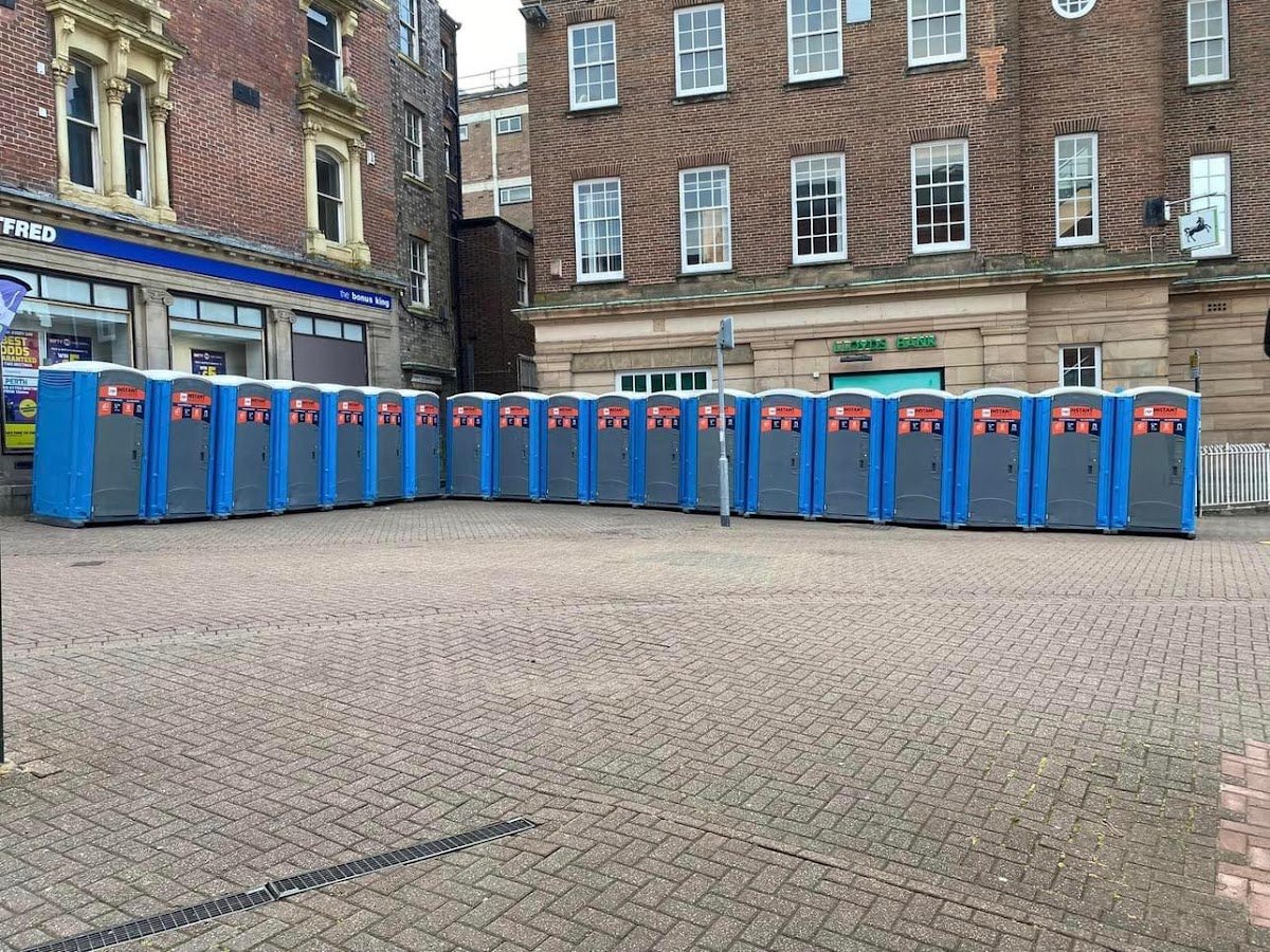 Loo's Direct - Photo 4