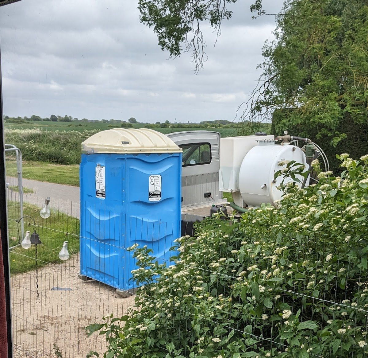 Loopee Loo Portable Toilet Hire - Photo 2