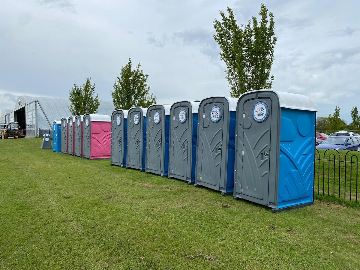 Loos for Hire - Photo 2