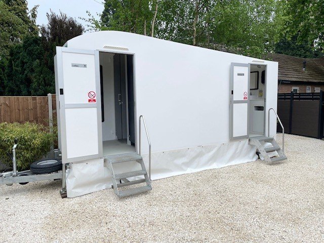 Loos for Hire - Photo 3