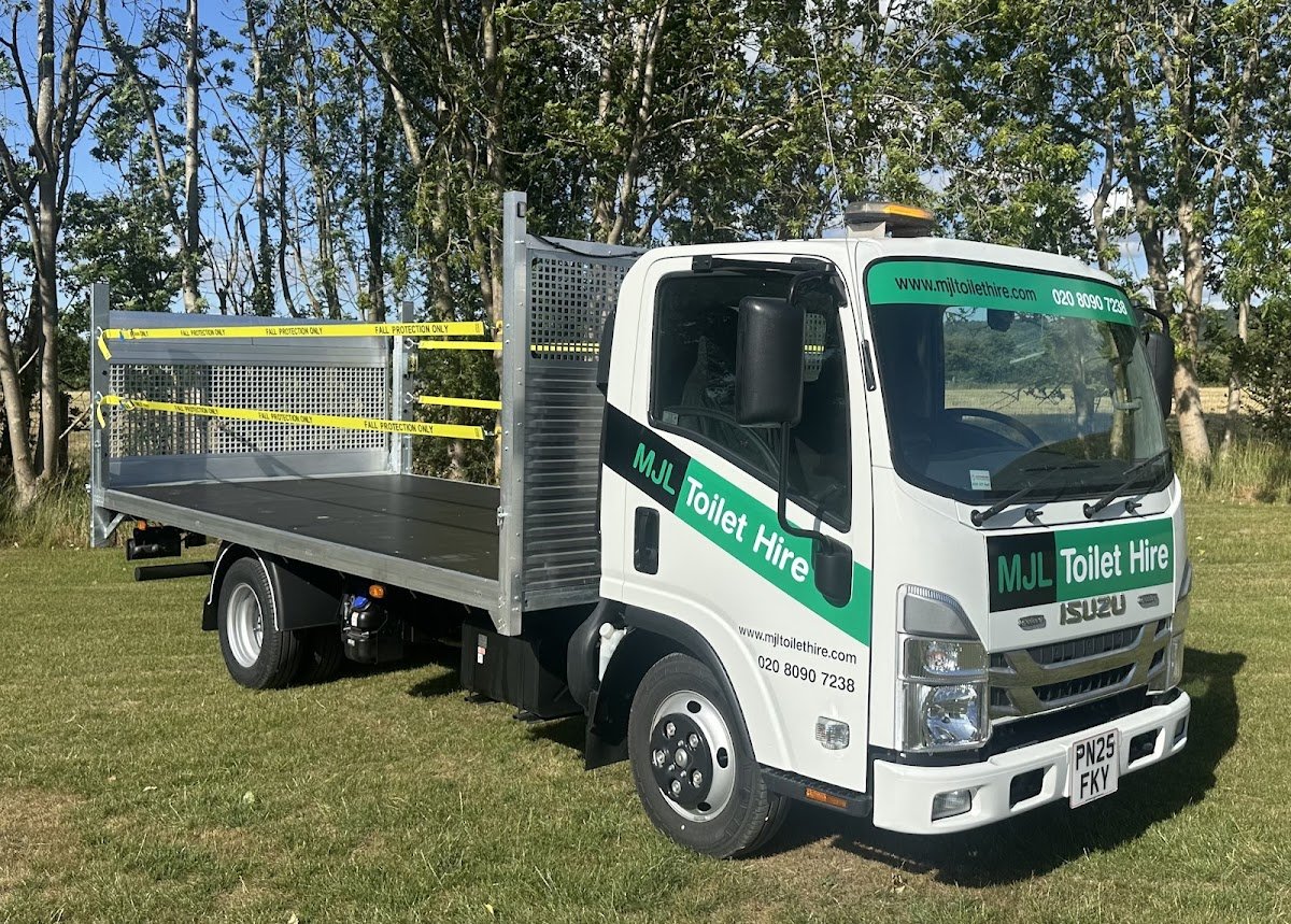 MJL TOILET HIRE (GERRARDS CROSS DEPOT) - Photo 3
