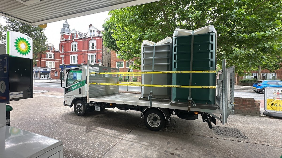 MJL TOILET HIRE (GERRARDS CROSS DEPOT) - Photo 5