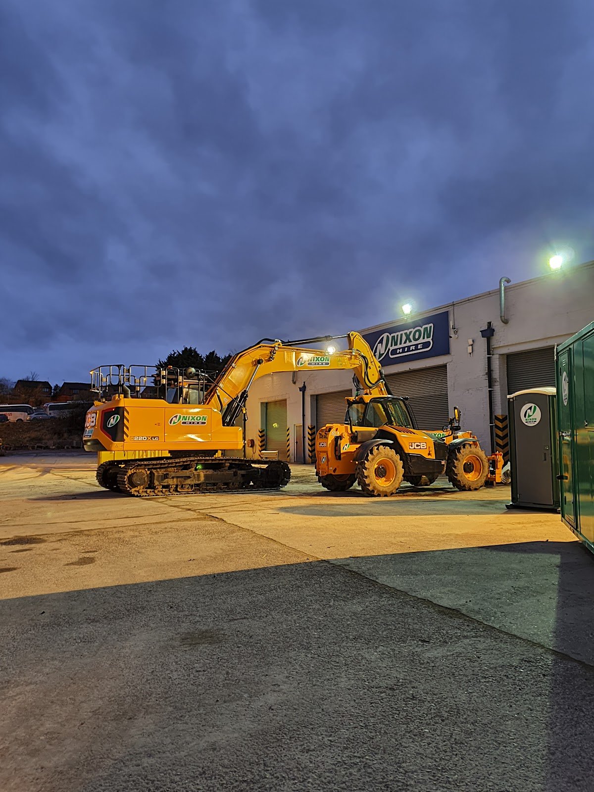 Nixon Hire - Photo 2