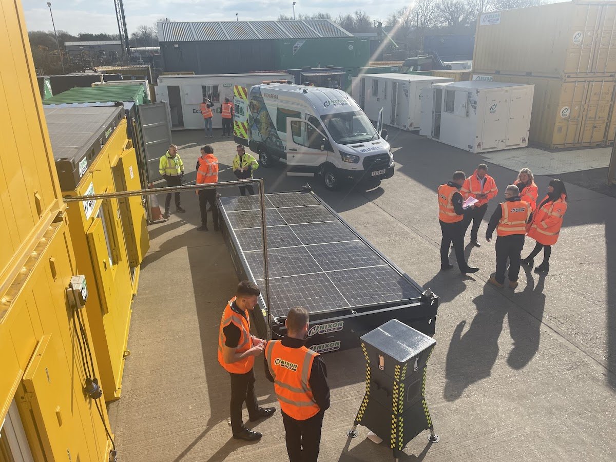 Nixon Hire - Photo 5