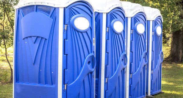 Pee Wee Toilet Hire - Photo 2