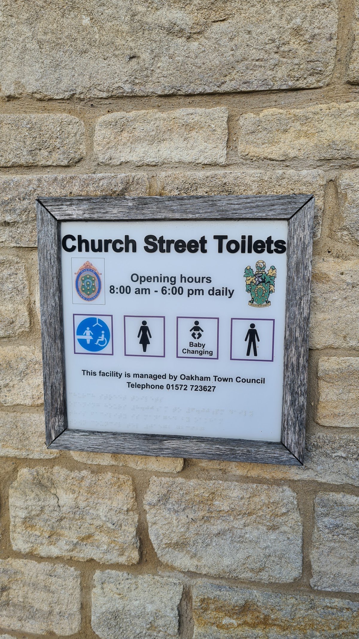 Public Conveniences - Photo 2