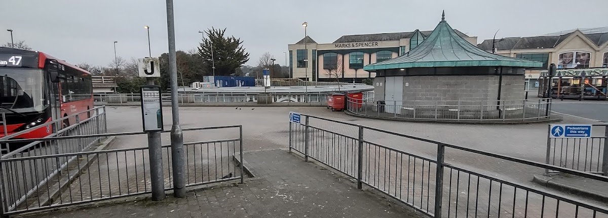 Public Toilets - Photo 4