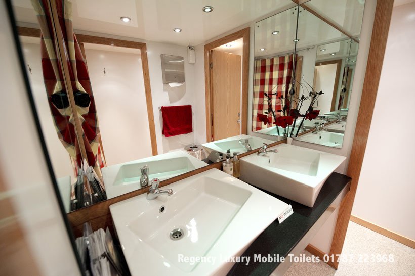 Regency Mobile Services (Luxury Toilet, Electricity Generator and Refrigerated trailer hire) - Photo 5