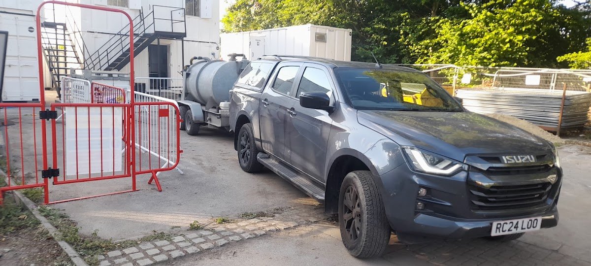 Retrac Toilet Hire - Photo 5