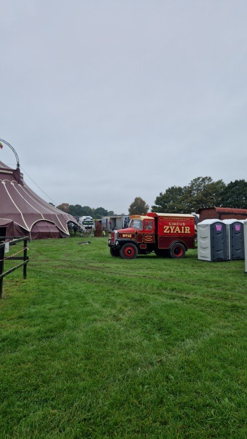 Sarah's Hire - Photo 3