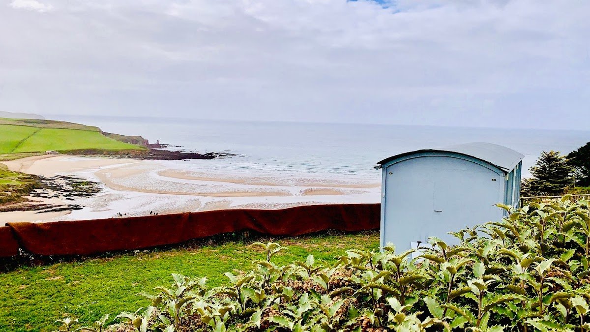 Signature Blue Shepherd huts - Photo 3