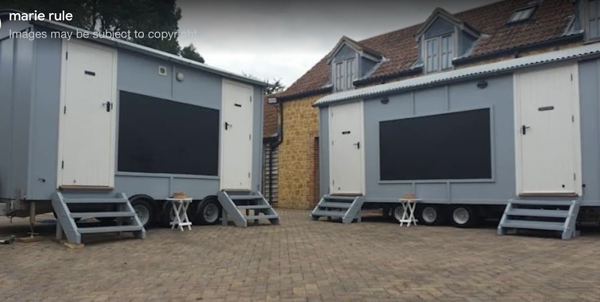 Signature Blue Shepherd huts - Photo 5