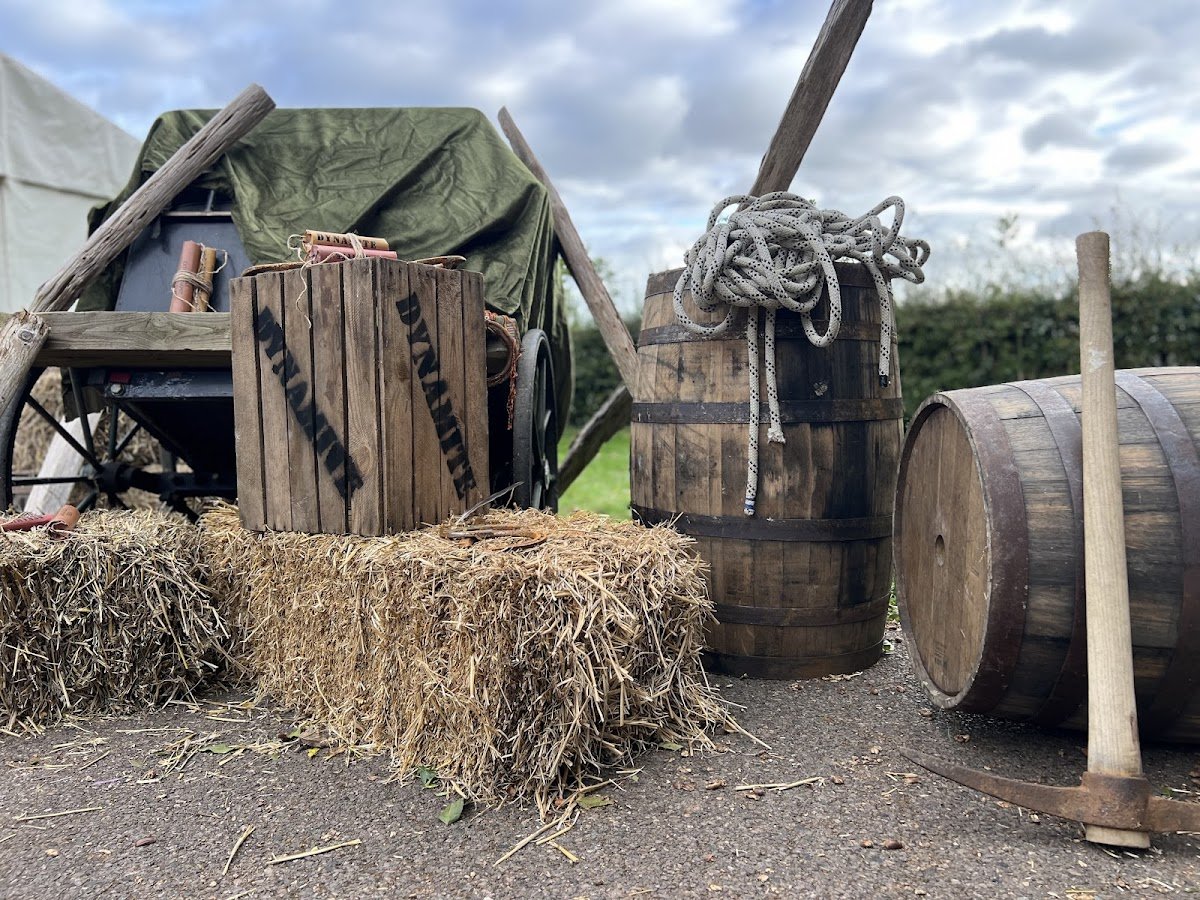 Sussex Party Bales - Photo 5