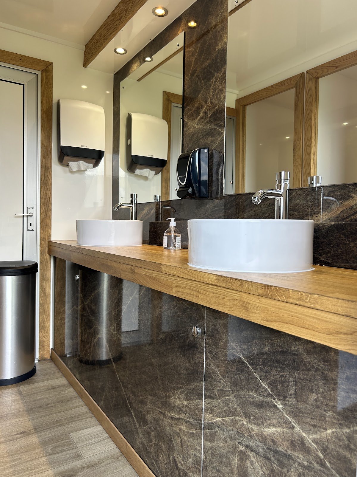 Sweet Pee Luxury Toilet Hire - Photo 5