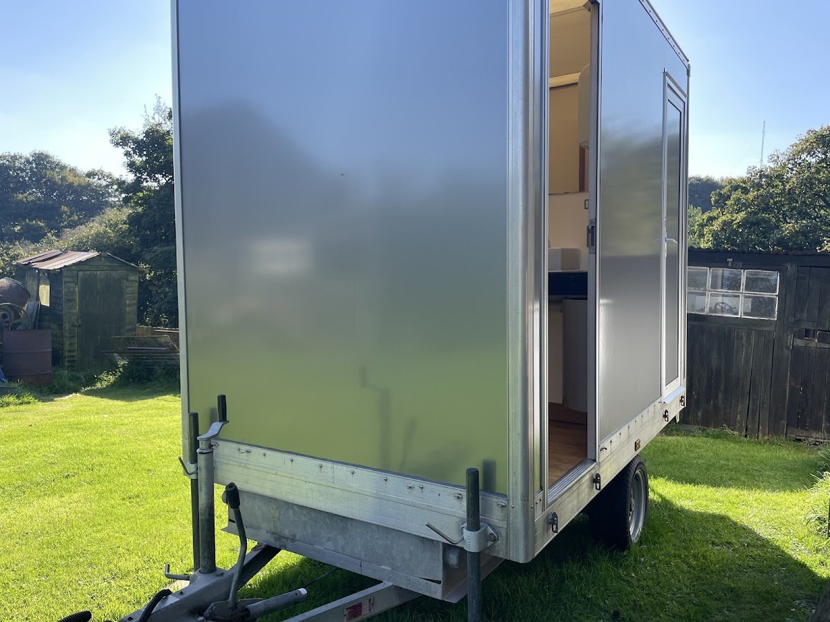 Top Hat Luxury Toilets - Photo 5