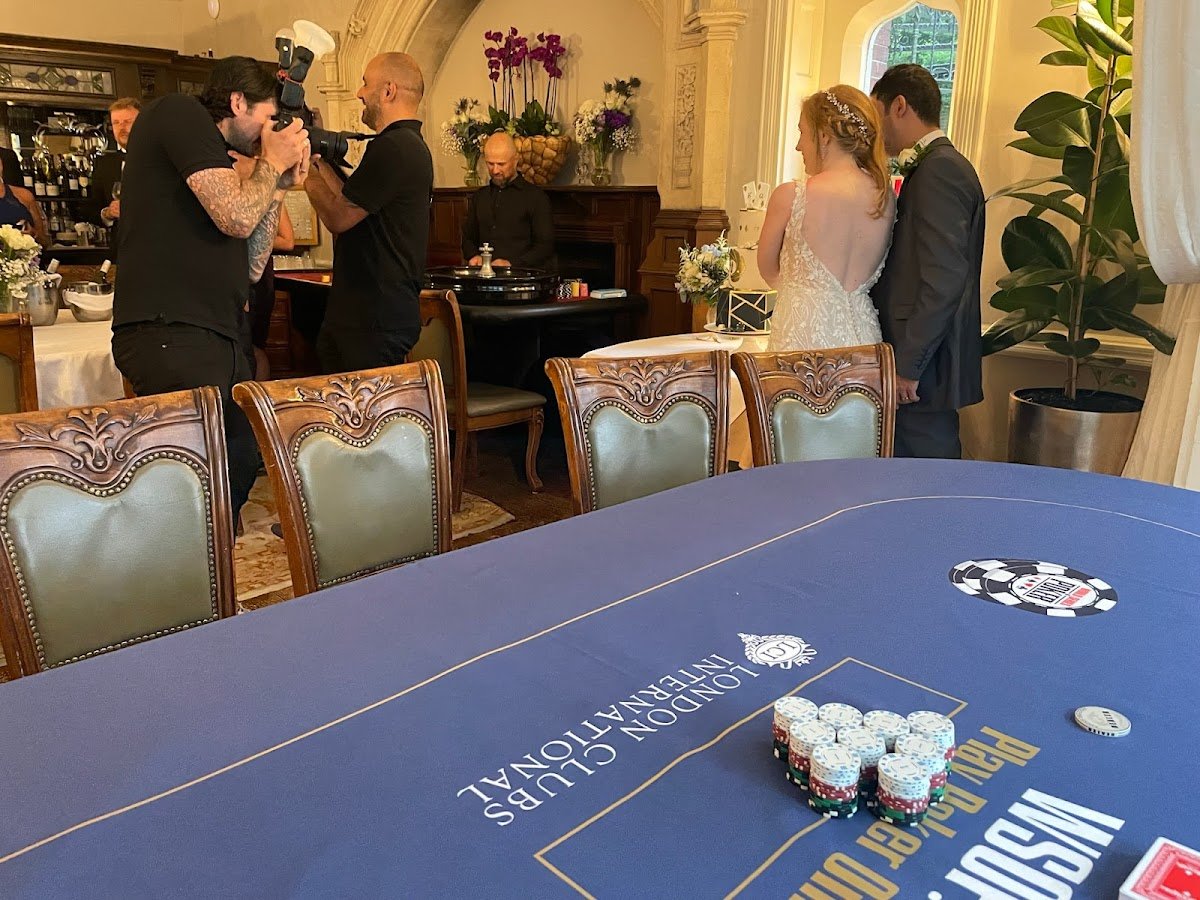 VIP fun casino & photo booth hire - Photo 5