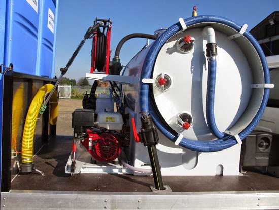 Walton Loo Hire - Photo 3