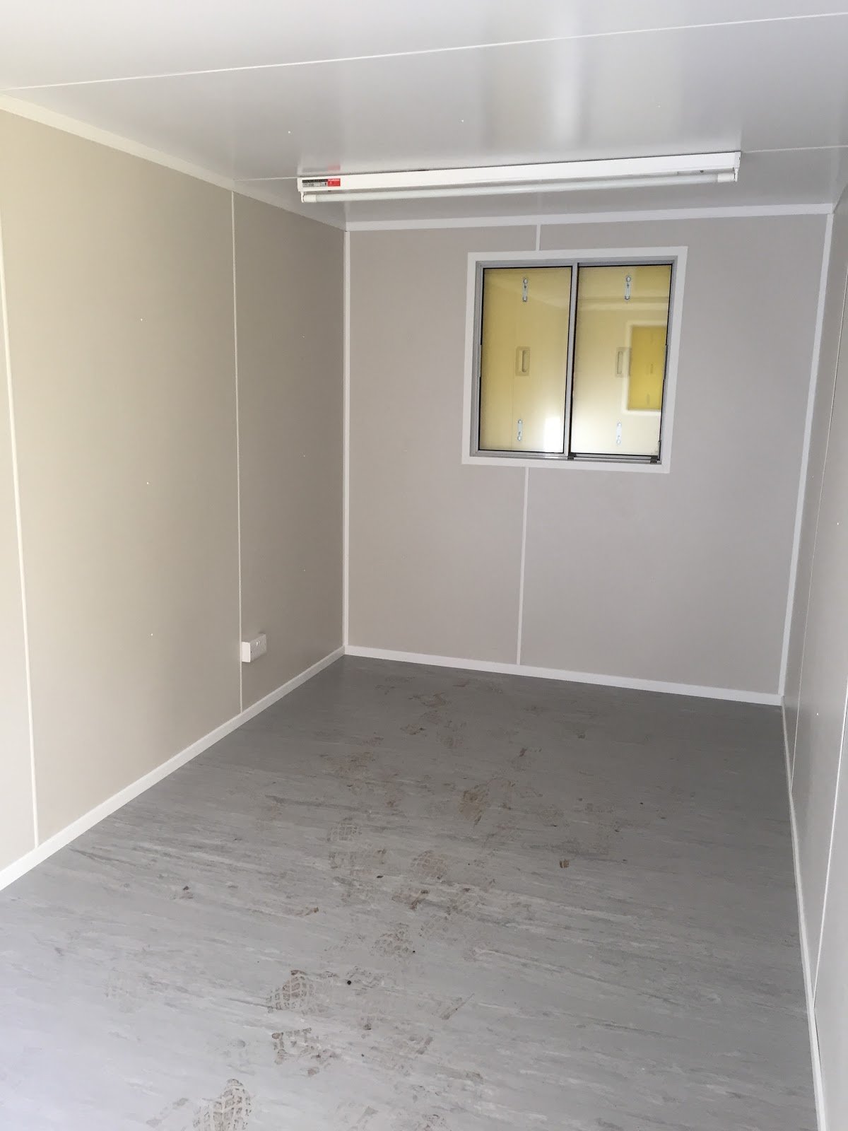 White Line Telford Ltd - Photo 3