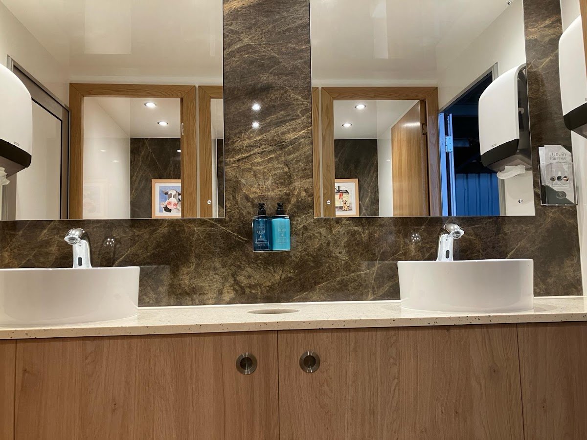 Wrekin Conveniences - Photo 4