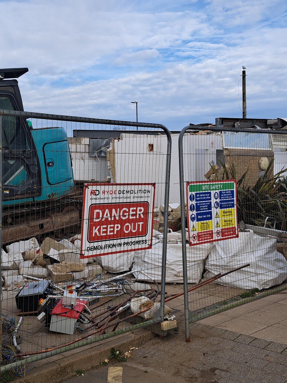 Yaverland Public Toilets - Photo 2