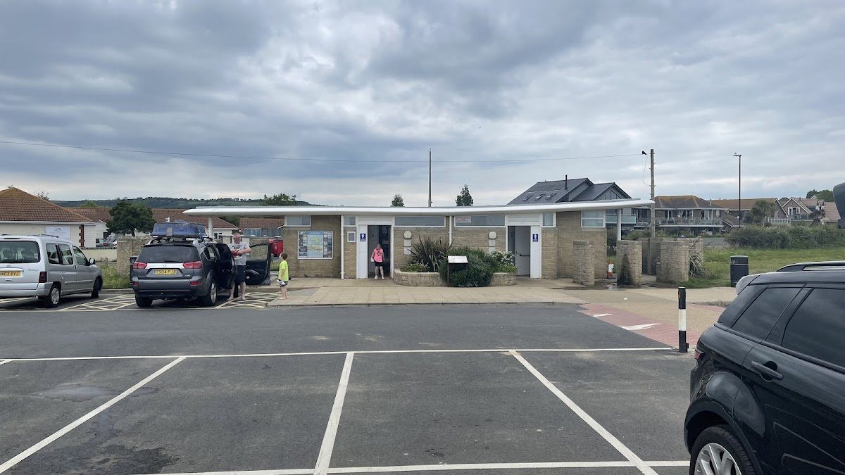 Yaverland Public Toilets - Photo 4